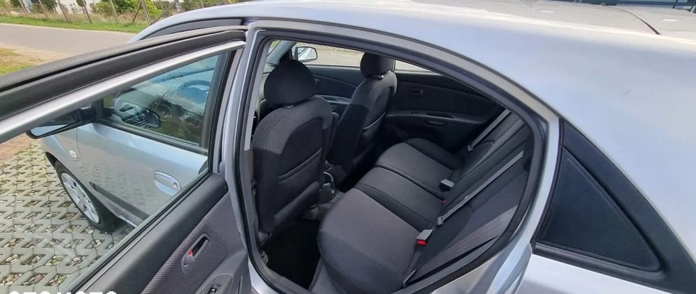 Kia Rio cena 10000 przebieg: 123000, rok produkcji 2006 z Kłodawa małe 121